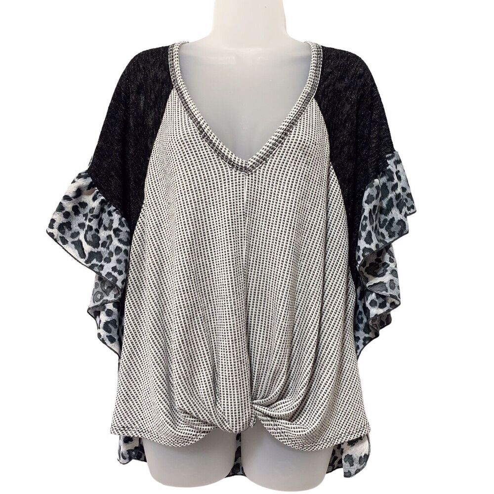 Chrysanthemum Top M Animal Print Short Ruffle Sleeve Twist Hem V- Neck Bohemian